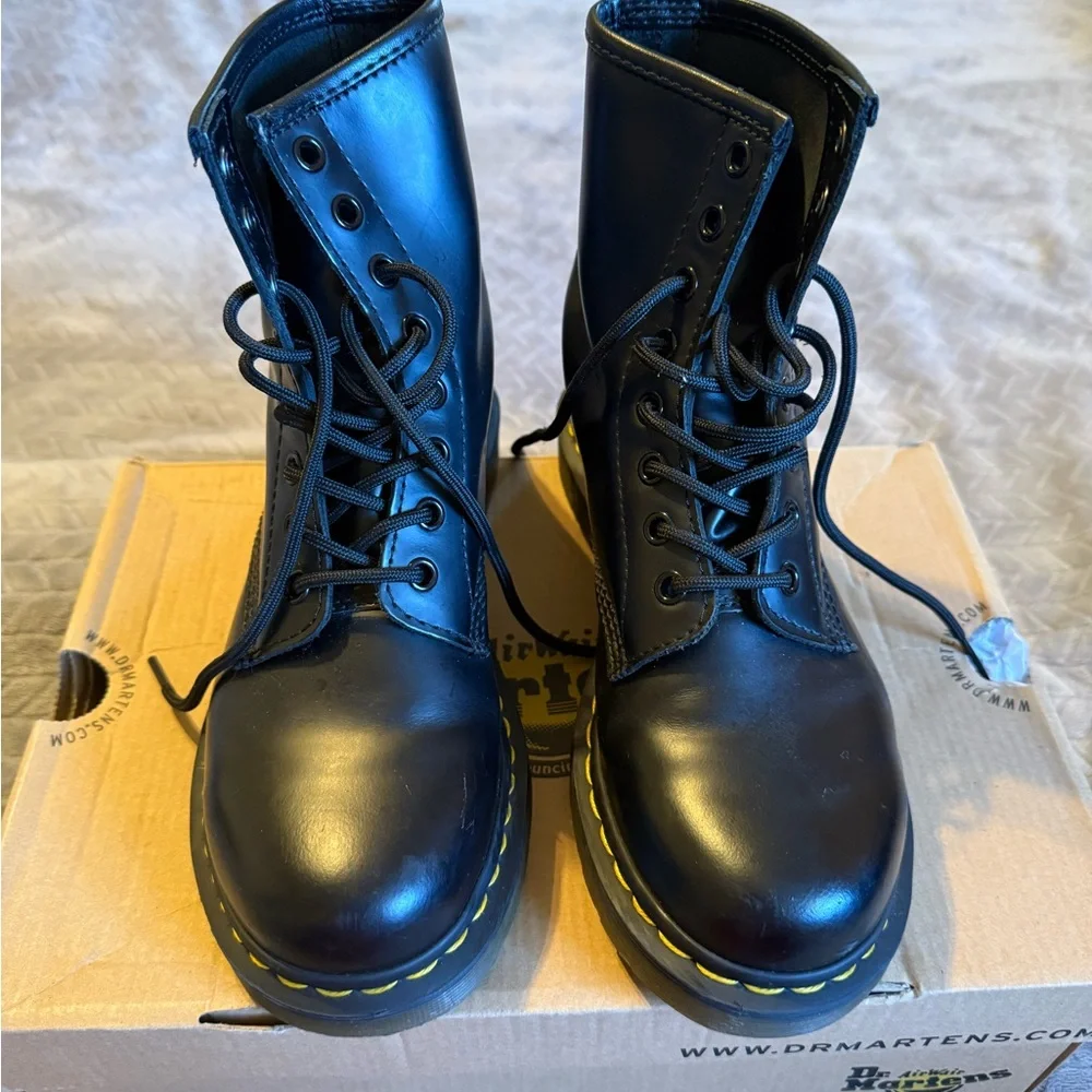 Dr. Martens Black 1460 Smooth Boots - Picture 3 of 6